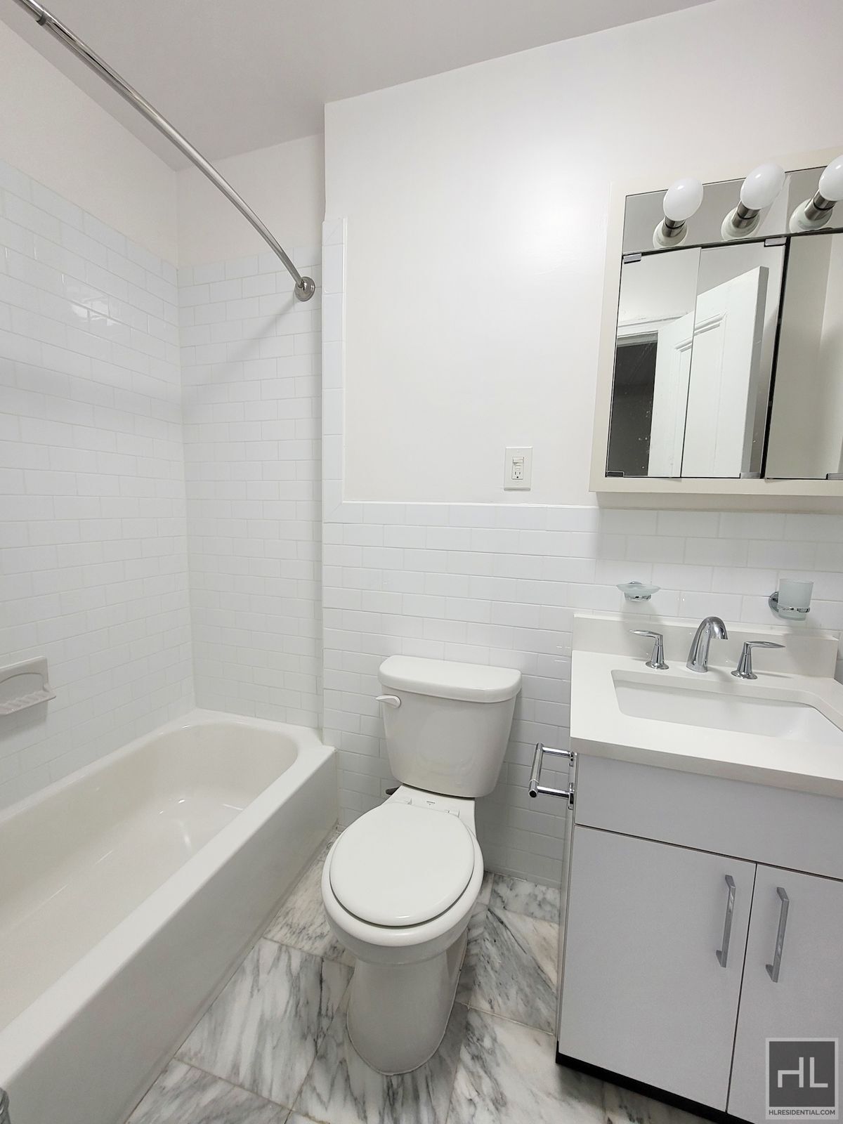 Building Photo - NO FEE One Bed in Midtown East! Won't Stay...