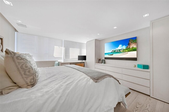 Building Photo - 11 Island Ave