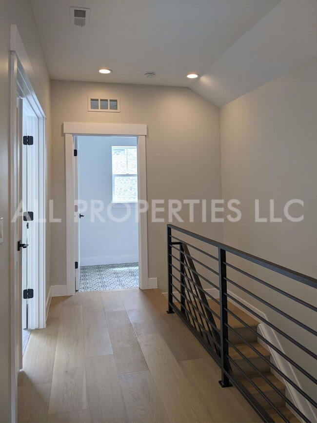 Building Photo - 8048 W 52nd Ln