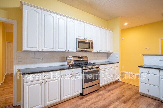 Building Photo - 216 Horseshoe Bend N
