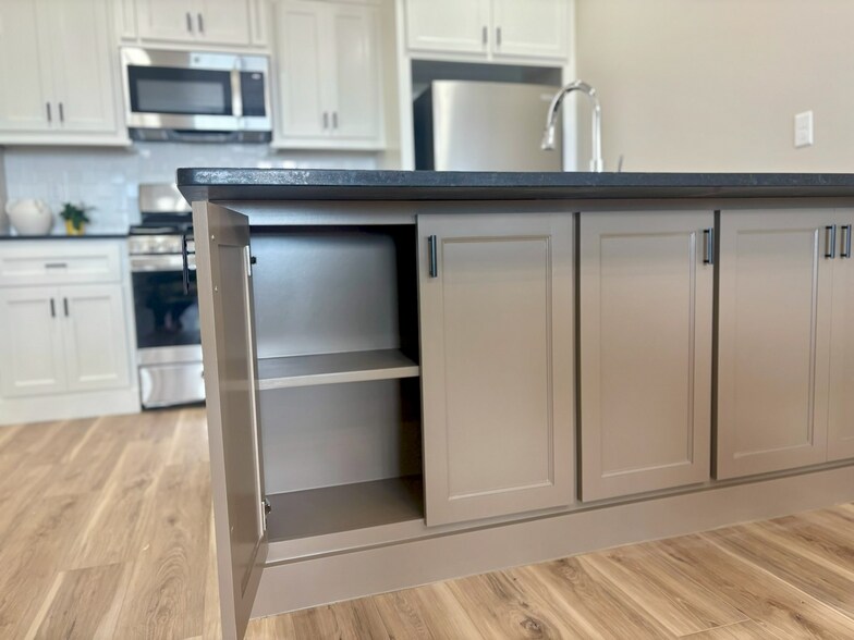 Building Photo - 11075 Tierra Santa Dr