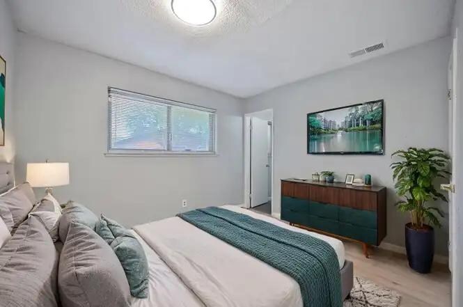 Building Photo - 5800 Mascot Ave