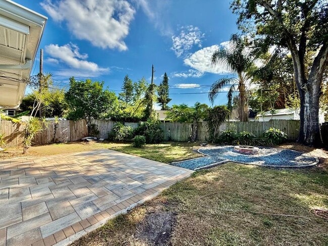 Building Photo - 2918 10th Ave N