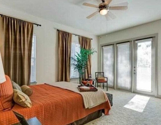 Building Photo - 1380 River Bend Dr