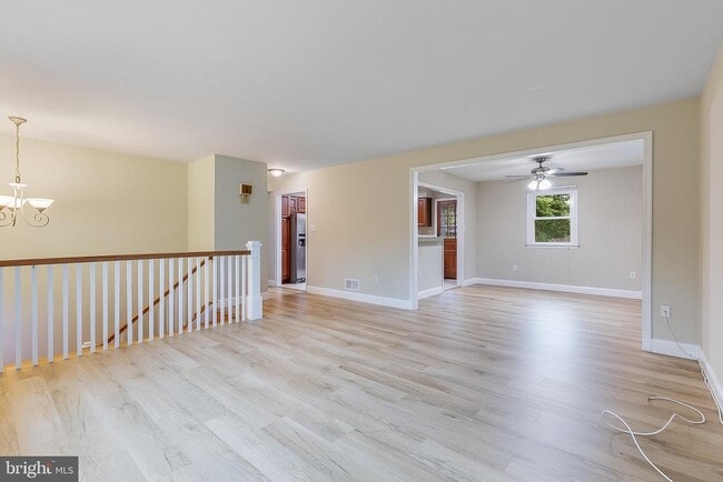 Building Photo - 43594 Hay Rd