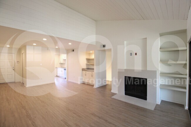 Building Photo - 5998 N 78th St