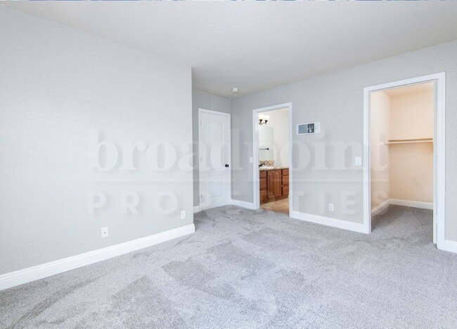 Building Photo - 1075 N Escondido Blvd