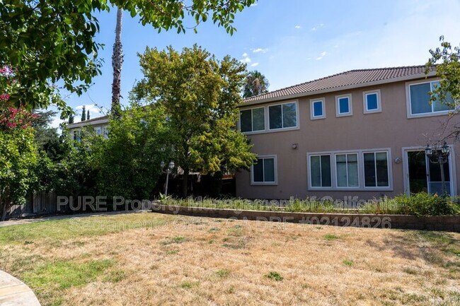 Building Photo - 40 Ladyhawk Ct
