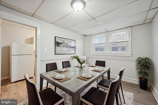 Building Photo - 6619 Guyer Ave