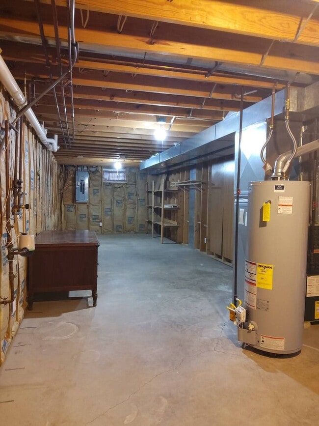 Building Photo - 3 Bedroom 2 Bathroom Home in Goshen!