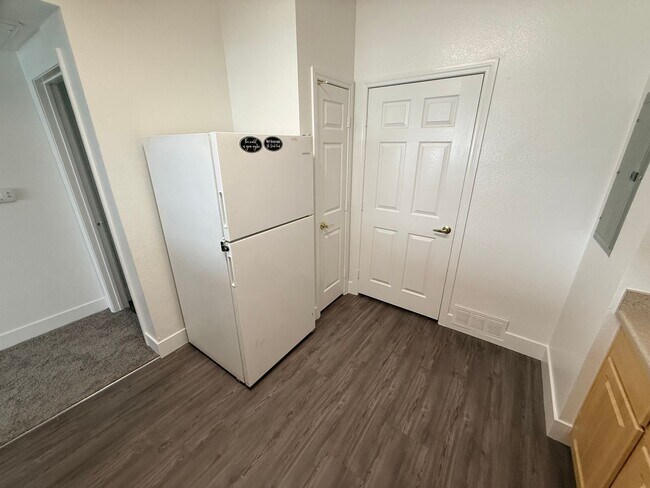 Building Photo - NW Gated community