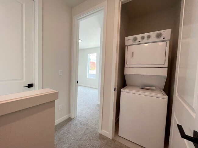 Building Photo - Newly Built Townhome-Style Unit with Laundry, A/C, Private Patio!