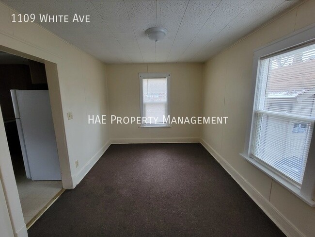Building Photo - 1109 White Ave