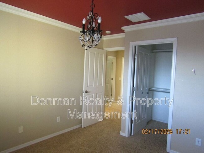 Building Photo - 944 E Jacob St