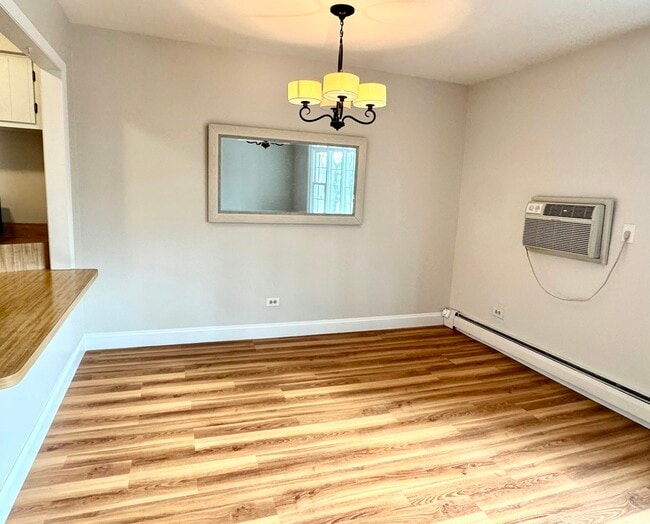 Building Photo - 510 W Eastman St