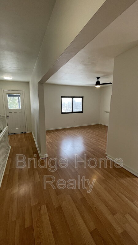 Building Photo - 319 N Balph Ave