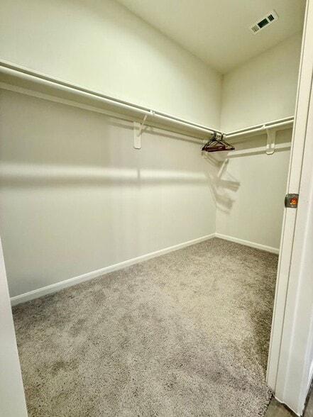 Building Photo - 302 Del Monte Dr