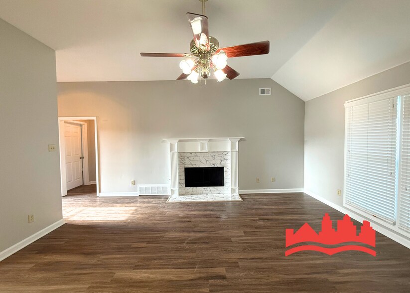 Building Photo - 9889 Leda Cove