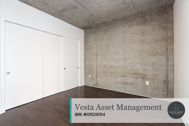 Building Photo - Designer 2-Bedroom in Iconic VIDA Residences