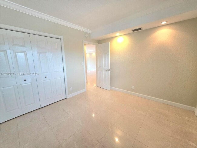 Building Photo - 1400 NE 57th Ct