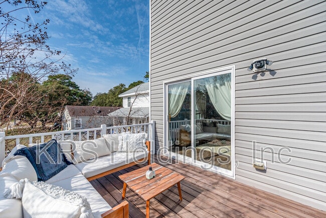 Building Photo - 9553 14th Bay St