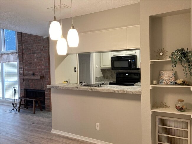 Building Photo - 18240 Midway Rd