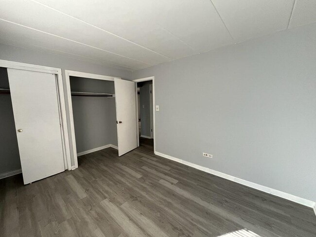 Building Photo - 13043 S Wood St