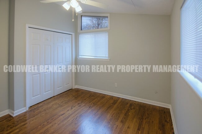 Building Photo - 1606 Oaken Trail