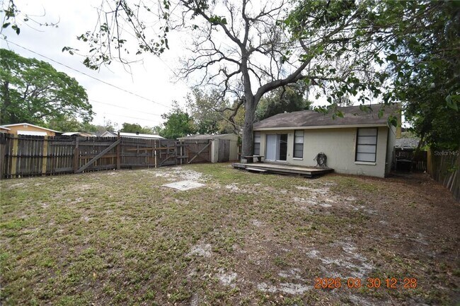 Building Photo - 2014 E Linebaugh Ave.