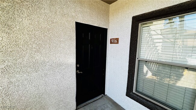 Building Photo - 45 Maleena Mesa St