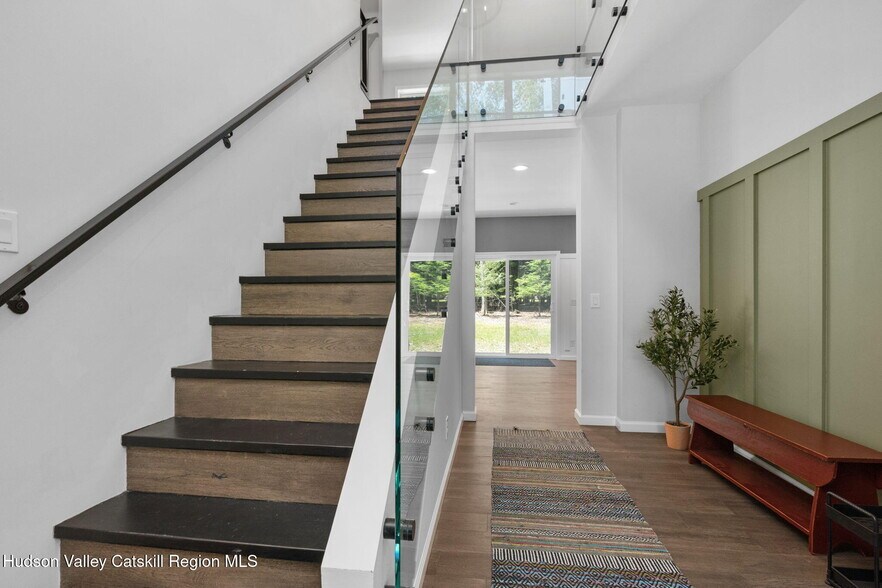 Building Photo - 32 Maurizi Ln