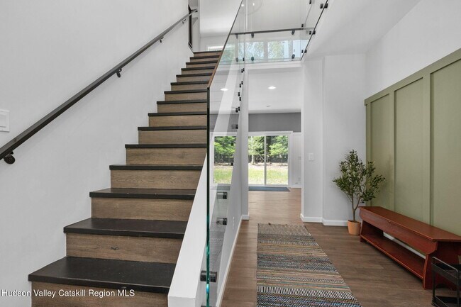 Building Photo - 32 Maurizi Ln