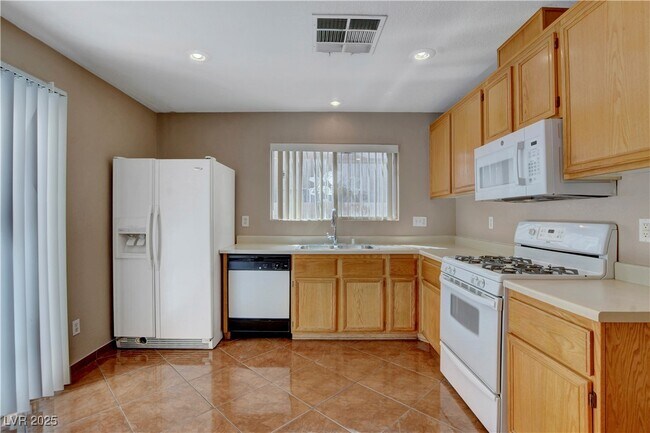 Building Photo - 1259 Black Cherry St