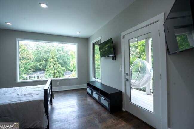 Building Photo - 1099 Vista Trail NE