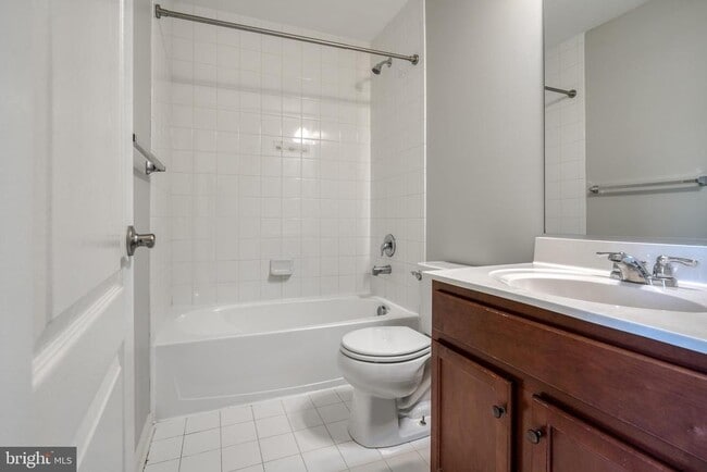 Building Photo - 985 Morgan Run Rd