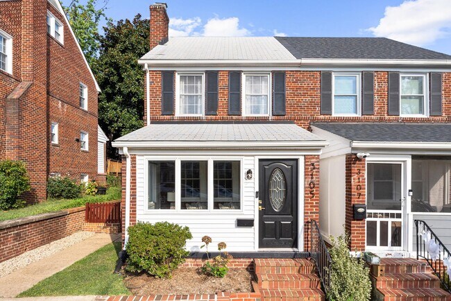 Primary Photo - 3105-A S High St