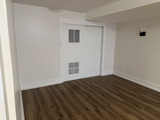 Building Photo - 1000 Canyon Rd