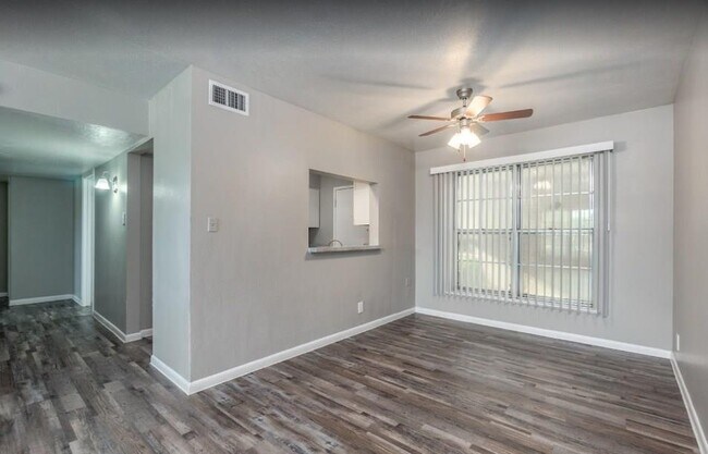 Building Photo - 2800 Northaven Rd
