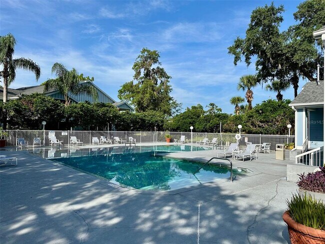 Building Photo - 718 Sugar Bay Way