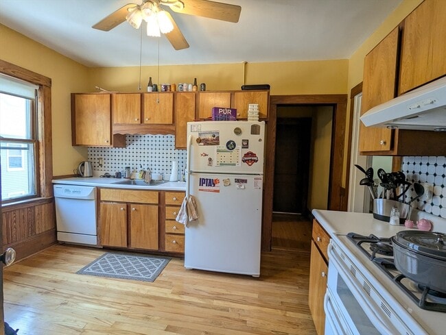 Building Photo - 17 Commonwealth Rd