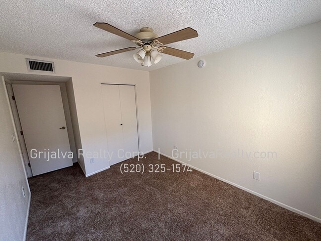 Building Photo - Beautiful Multi-story Townhouse near Tucson Racquet and Swim Club (Prince/Country Club)