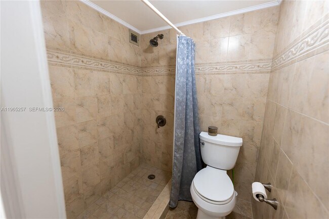 Building Photo - 17011 N Bay Rd