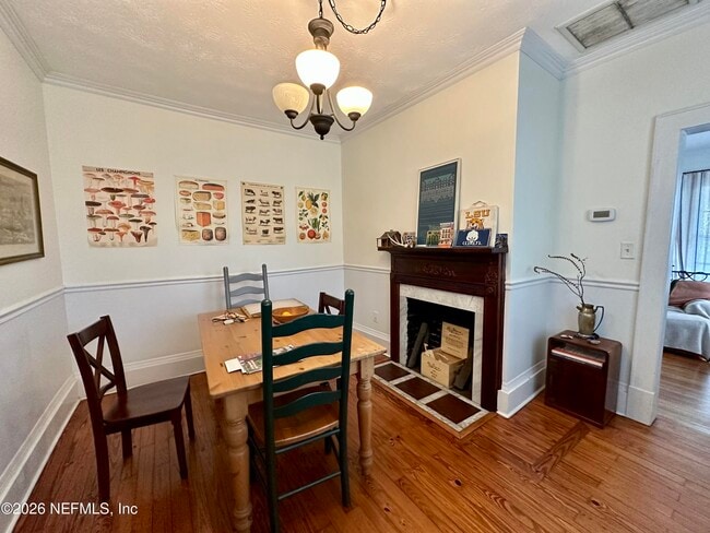 Building Photo - 3867 Herschel St