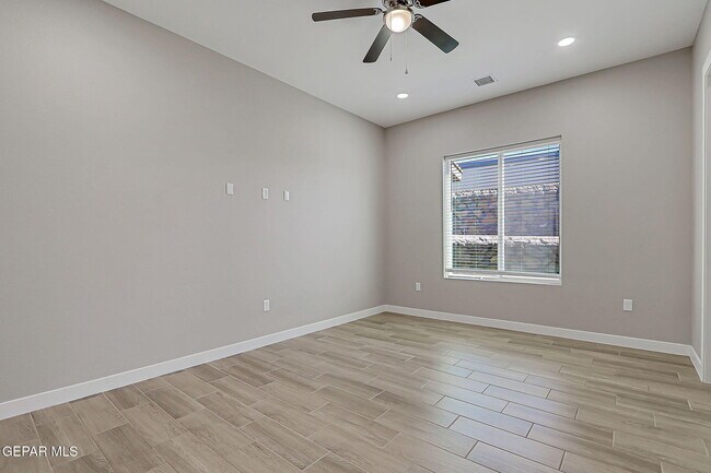 Building Photo - 1031 Vinton Ave