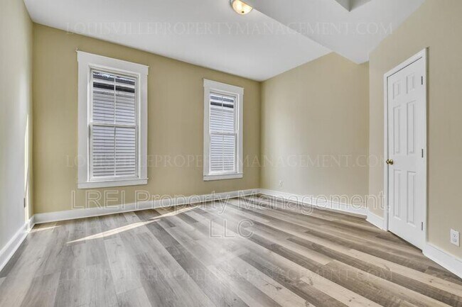 Building Photo - 221 Pope St