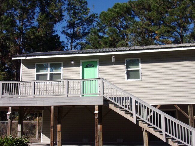 Building Photo - 124 Winslow Dr