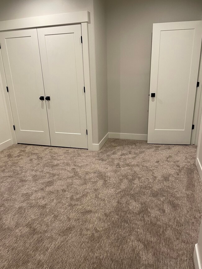 Building Photo - 176 W Hayata Ln