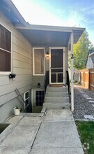 Building Photo - 711 10th Ave S