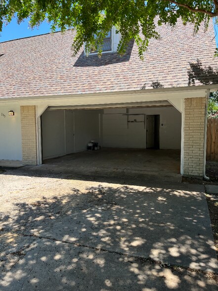Building Photo - 205 San Jacinto Ct