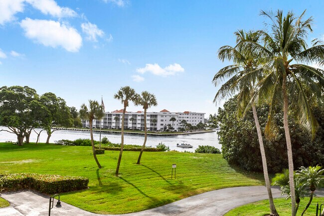 Building Photo - 1100 Marine Way W